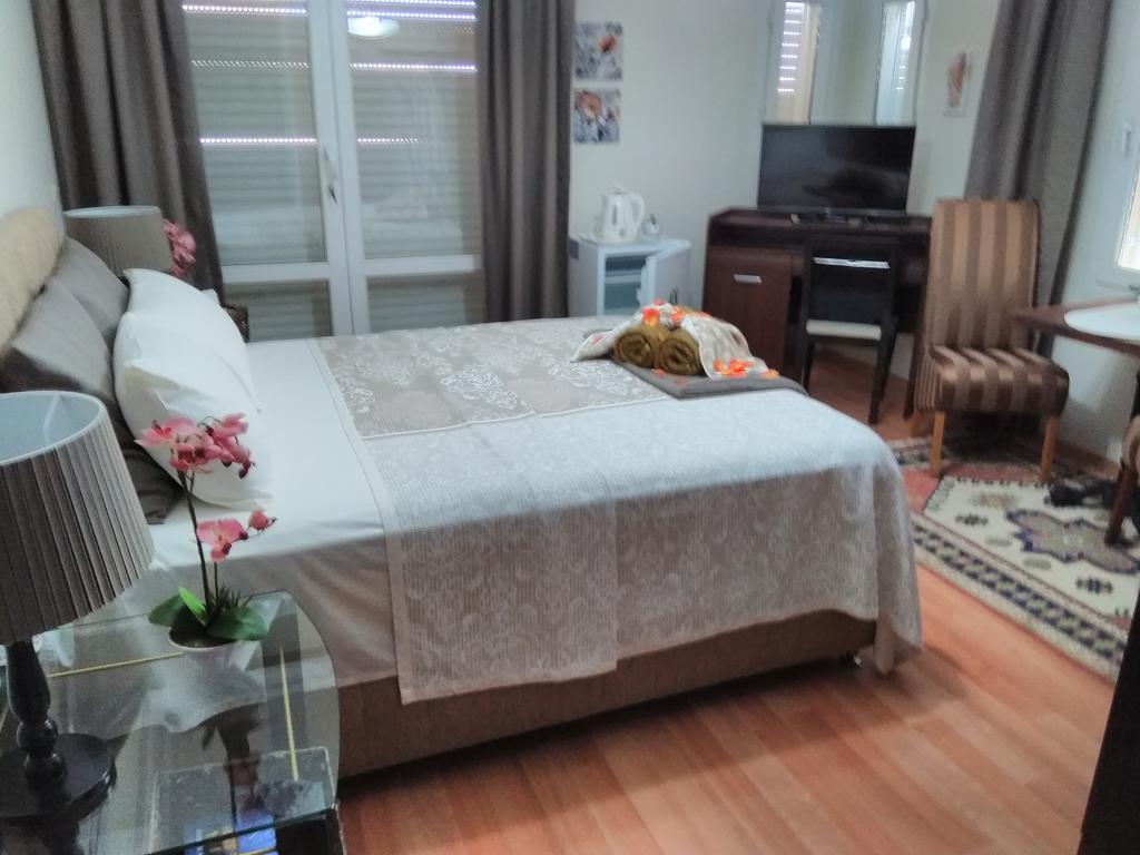 Gaby Apartment Kuşadası Buitenkant foto